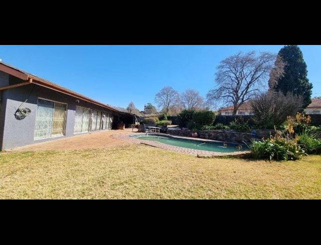 3 BEDROOM HOUSE FOR SALE IN KEW